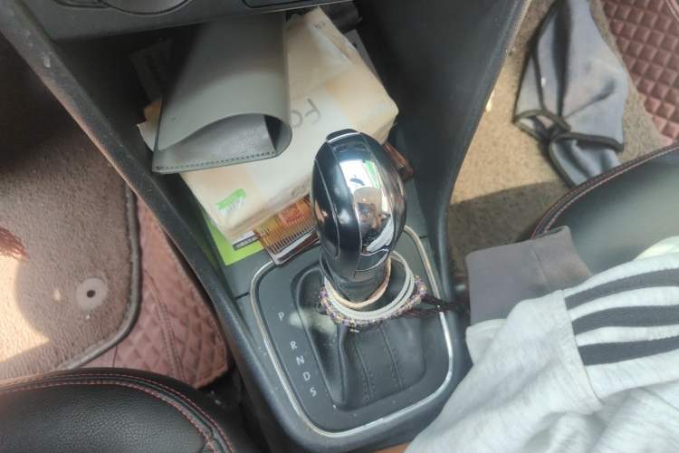 Used Volkswagen Polo 2016 1.4L Automatic Trendy Model Gear Lever