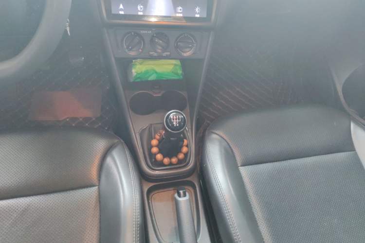 Used Volkswagen Polo 2016 1.4L Manual Fashion Model Gear Lever