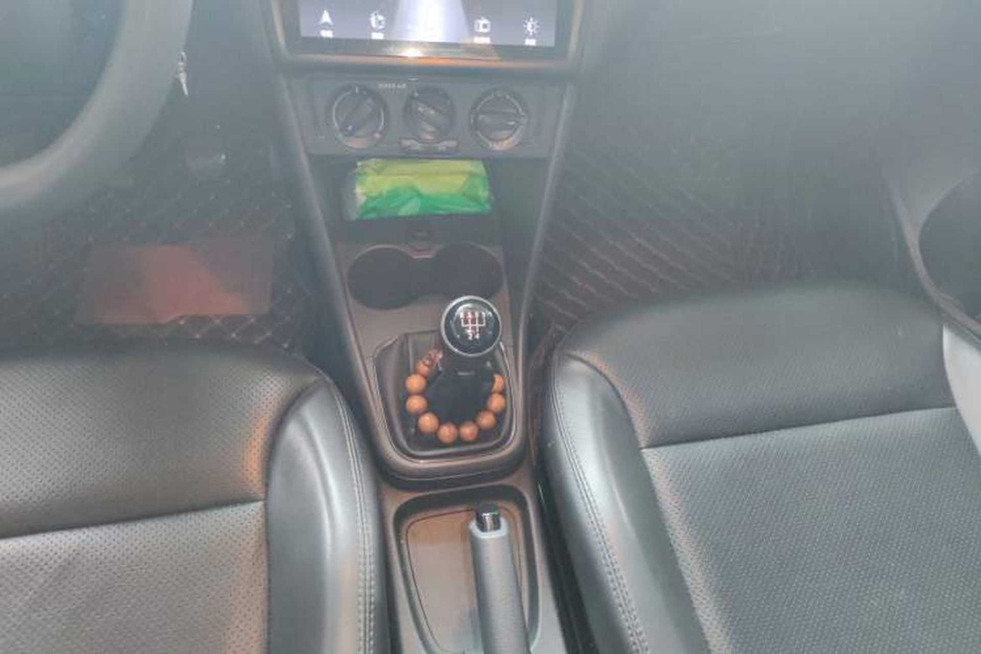 Used Volkswagen Polo 2016 1.4L Manual Fashion Model Gear Lever