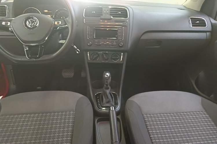 Used Volkswagen Polo 2016 1.6L Automatic Comfort Model Gear Lever