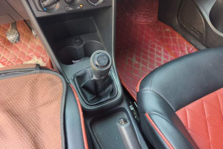 Used Volkswagen Polo 2016 1.4L Manual Fashion Model Gear Lever