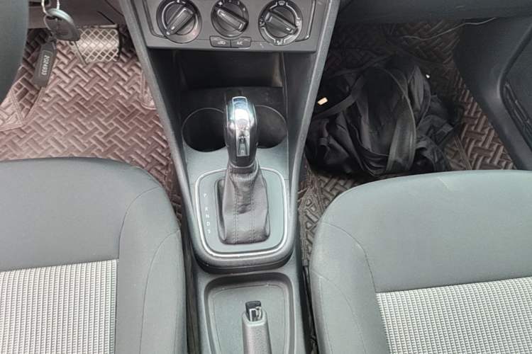 Used Volkswagen Polo 2016 1.4L Automatic Trendy Model Gear Lever