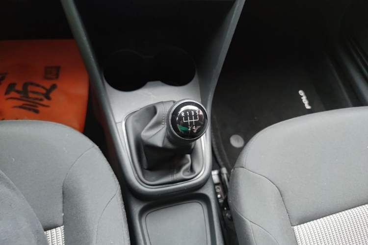 Used Volkswagen Polo 2016 1.4L Manual Fashion Model Gear Lever