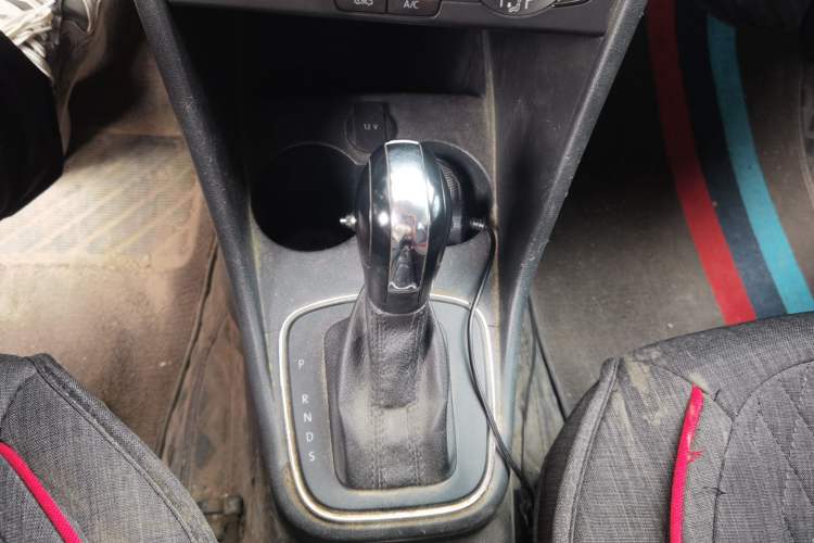 Used Volkswagen Polo 2016 1.4L Automatic Trendy Model Gear Lever