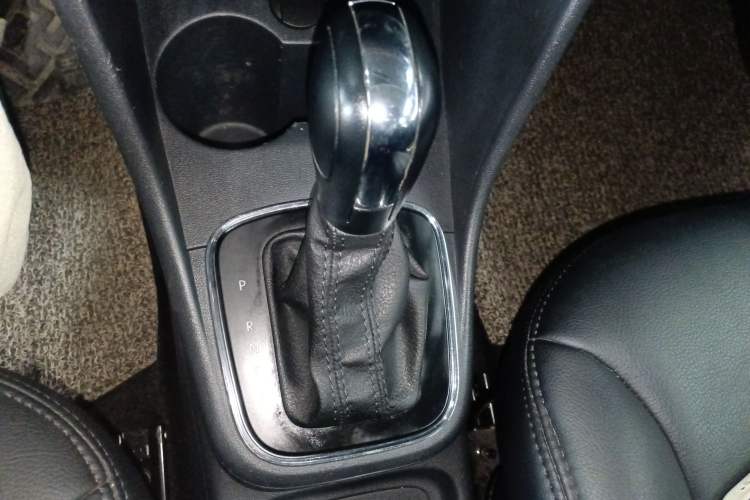 Used Volkswagen Polo 2016 1.4L Automatic Trendy Model Gear Lever