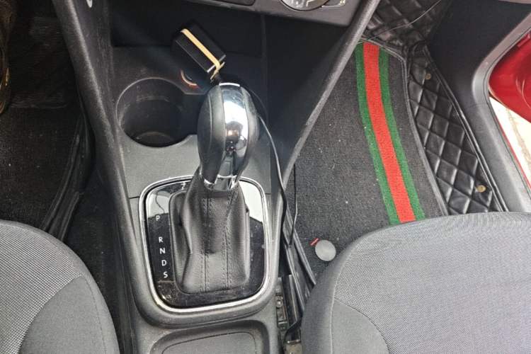 Used Volkswagen Polo 2016 1.6L Automatic Comfort Model Gear Lever