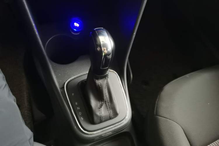 Used Volkswagen Polo 2016 1.4L Automatic Trendy Model Gear Lever