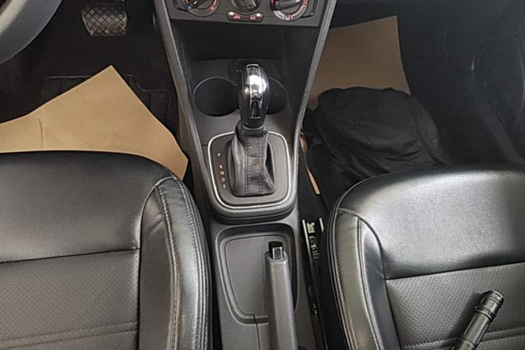 Used Volkswagen Polo 2016 1.4L Automatic Trendy Model Gear Lever