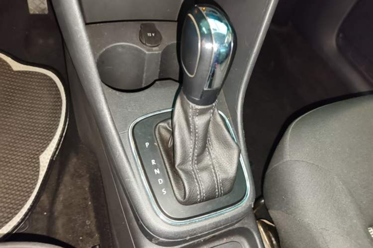 Used Volkswagen Polo 2016 1.4L Automatic Trendy Model Gear Lever