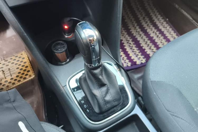 Used Volkswagen Polo 2016 1.6L Automatic Comfort Model Gear Lever