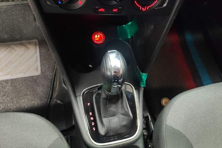 Used Volkswagen Polo 2016 1.6L Automatic Comfort Model Gear Lever