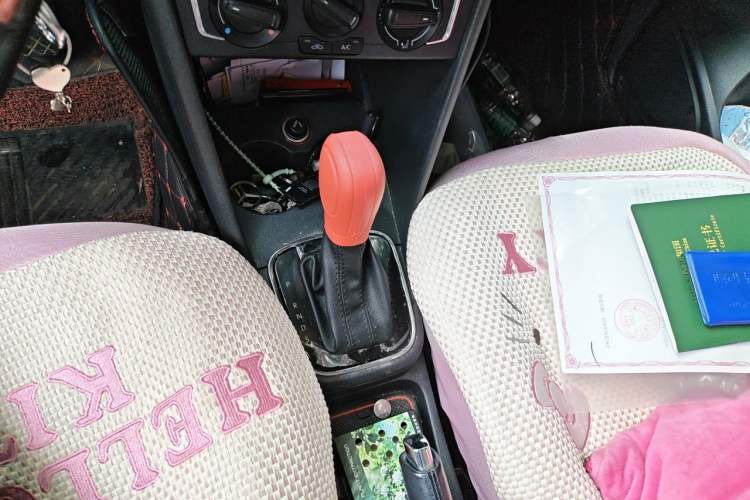Used Volkswagen Polo 2016 1.6L Automatic Comfort Model Gear Lever