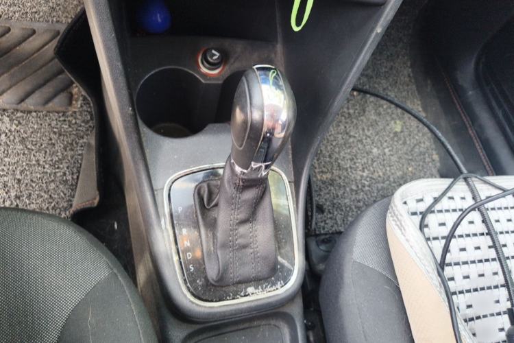Used Volkswagen Polo 2016 1.6L Automatic Comfort Model Gear Lever