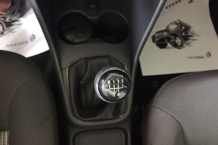 Used Volkswagen Polo 2016 1.4L Manual Fashion Model Gear Lever