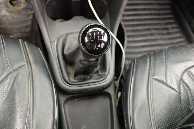 Used Volkswagen Polo 2016 1.4L Manual Fashion Model Gear Lever