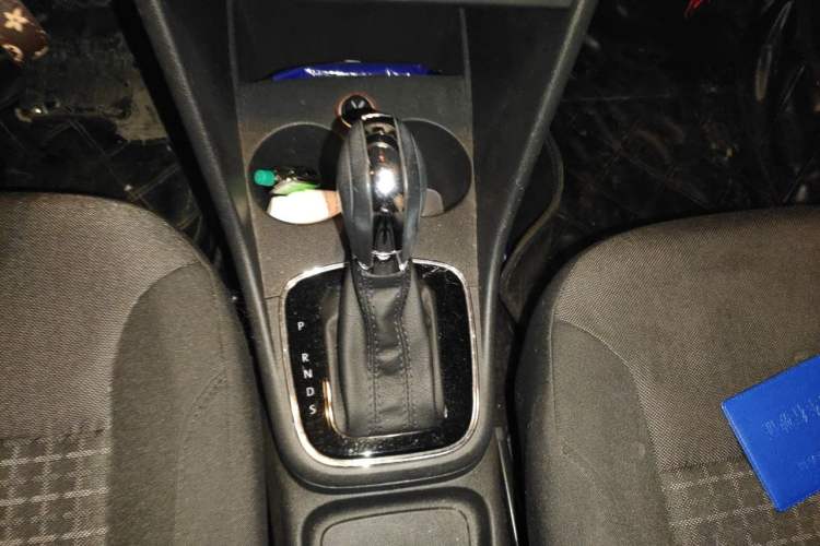 Used Volkswagen Polo 2016 1.6L Automatic Comfort Model Gear Lever