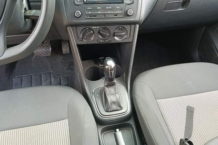 Used Volkswagen Polo 2016 1.4L Automatic Trendy Model Gear Lever