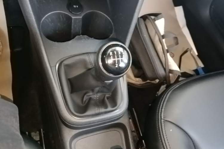 Used Volkswagen Polo 2016 1.4L Manual Fashion Model Gear Lever