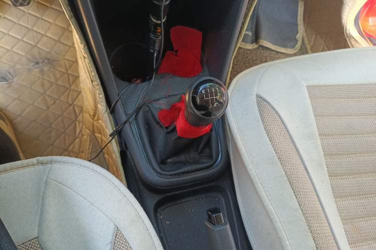 Used Volkswagen Polo 2016 1.4L Manual Fashion Model Gear Lever