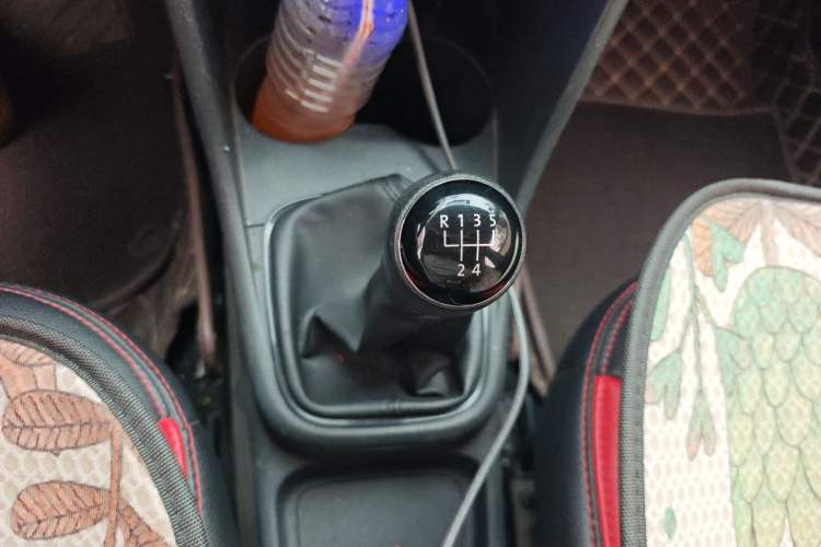 Used Volkswagen Polo 2016 1.4L Manual Fashion Model Gear Lever