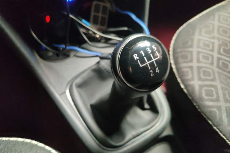 Used Volkswagen Polo 2016 1.4L Manual Fashion Model Gear Lever