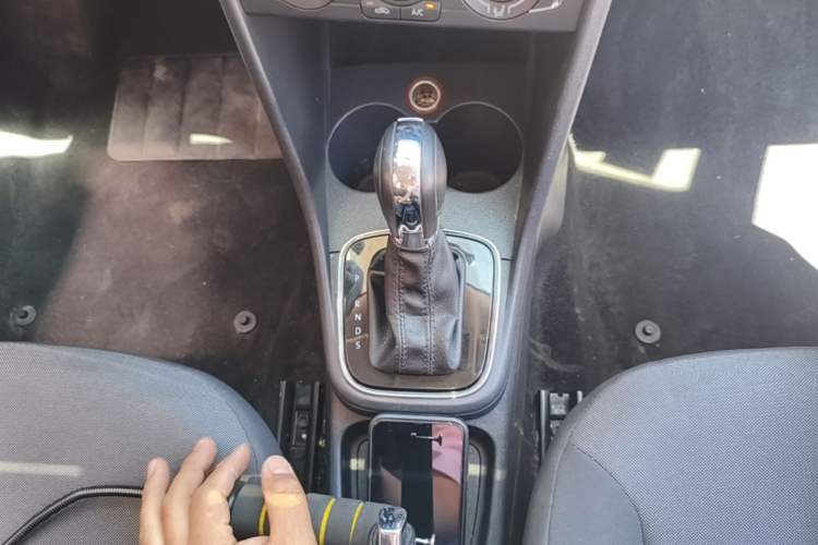 Used Volkswagen Polo 2016 1.6L Automatic Comfort Model Gear Lever