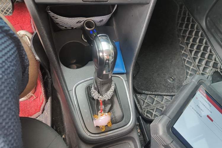 Used Volkswagen Polo 2016 1.4L Automatic Trendy Model Gear Lever