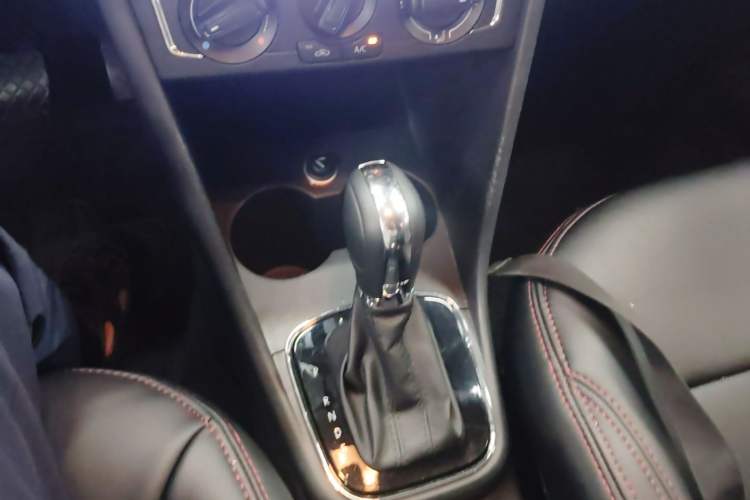 Used Volkswagen Polo 2016 1.6L Automatic Comfort Model Gear Lever