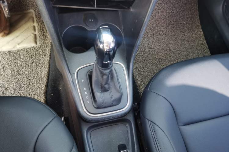 Used Volkswagen Polo 2016 1.4L Automatic Trendy Model Gear Lever