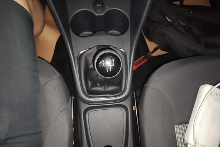 Used Volkswagen Polo 2016 1.4L Manual Fashion Model Gear Lever