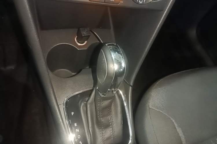 Used Volkswagen Polo 2016 1.6L Automatic Comfort Model Gear Lever