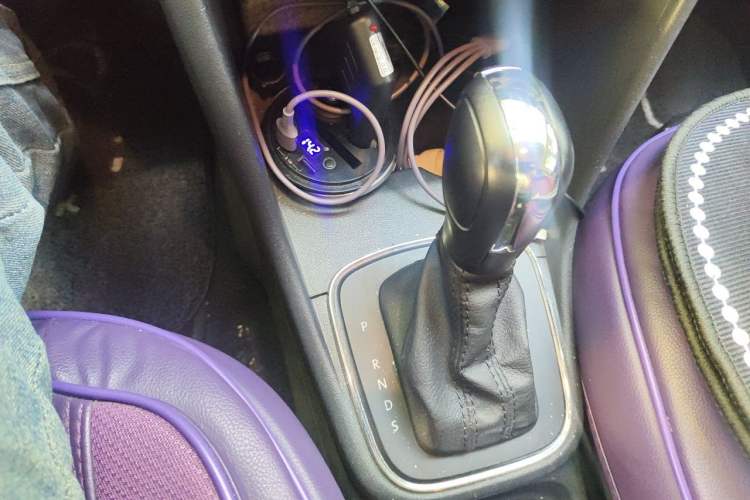 Used Volkswagen Polo 2016 1.4L Automatic Trendy Model Gear Lever