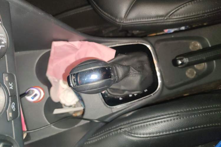 Used Volkswagen Polo 2016 1.6L Automatic Comfort Model Gear Lever