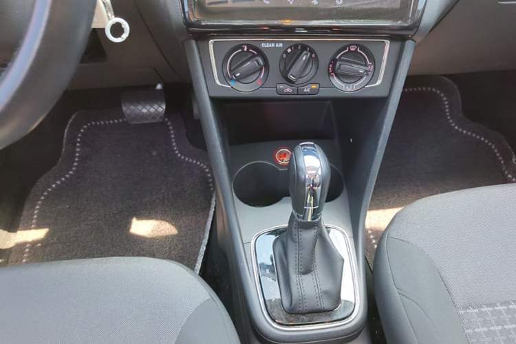 Used Volkswagen Polo 2016 1.6L Automatic Comfort Model Gear Lever