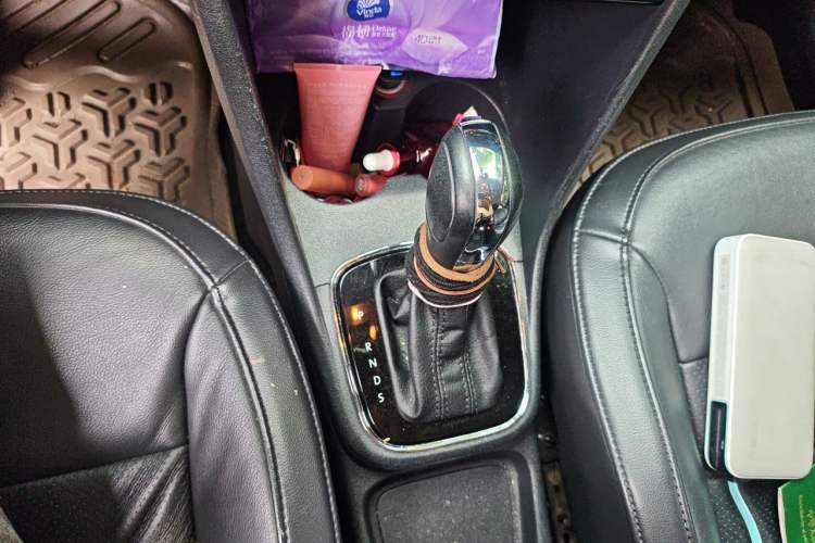 Used Volkswagen Polo 2016 1.6L Automatic Luxury Model Gear Lever