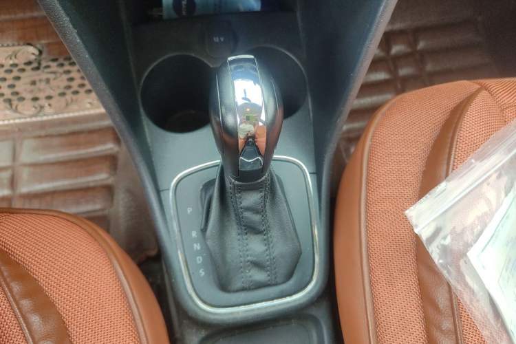 Used Volkswagen Polo 2016 1.4L Automatic Trendy Model Gear Lever