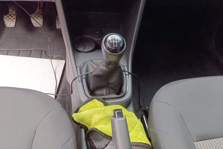 Used Volkswagen Polo 2016 1.4L Manual Fashion Model Gear Lever