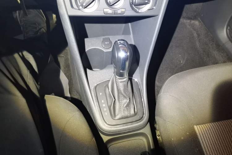 Used Volkswagen Polo 2016 1.4L Automatic Trendy Model Gear Lever