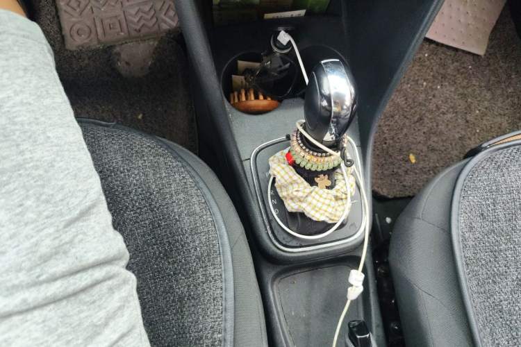 Used Volkswagen Polo 2016 1.4L Automatic Trendy Model Gear Lever