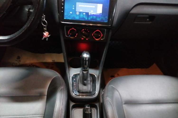Used Volkswagen Polo 2016 1.6L Automatic Comfort Model Gear Lever