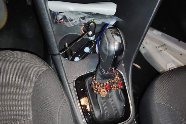 Used Volkswagen Polo 2016 1.6L Automatic Comfort Model Gear Lever