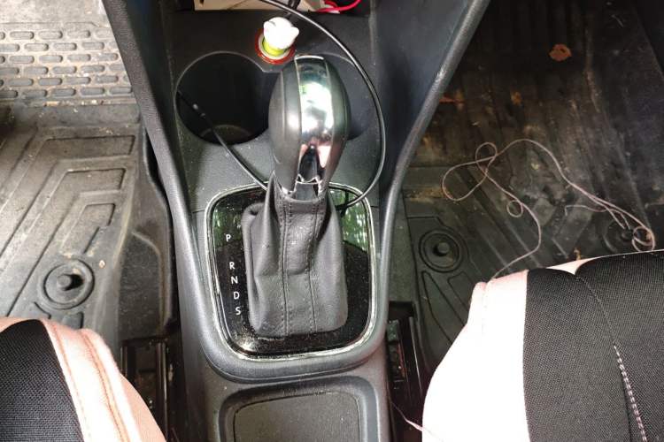 Used Volkswagen Polo 2016 1.6L Automatic Comfort Model Gear Lever