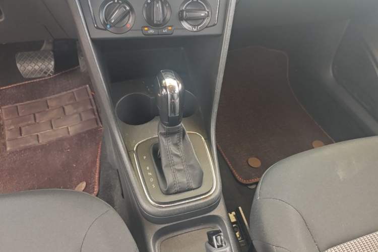 Used Volkswagen Polo 2016 1.4L Automatic Trendy Model Gear Lever