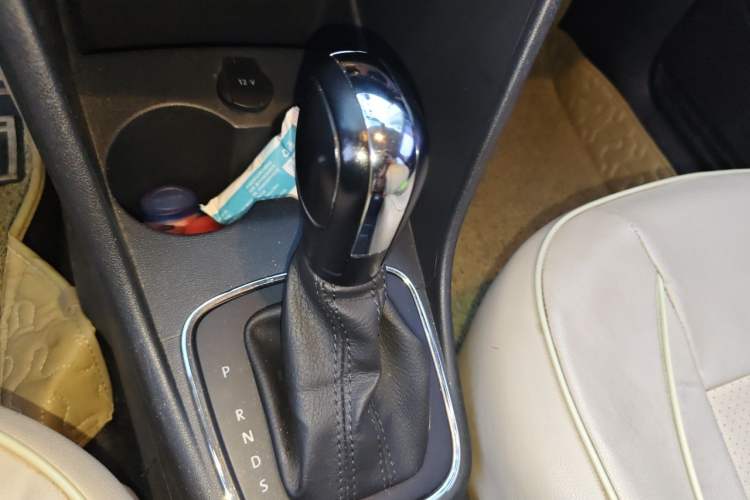 Used Volkswagen Polo 2016 1.4L Automatic Trendy Model Gear Lever
