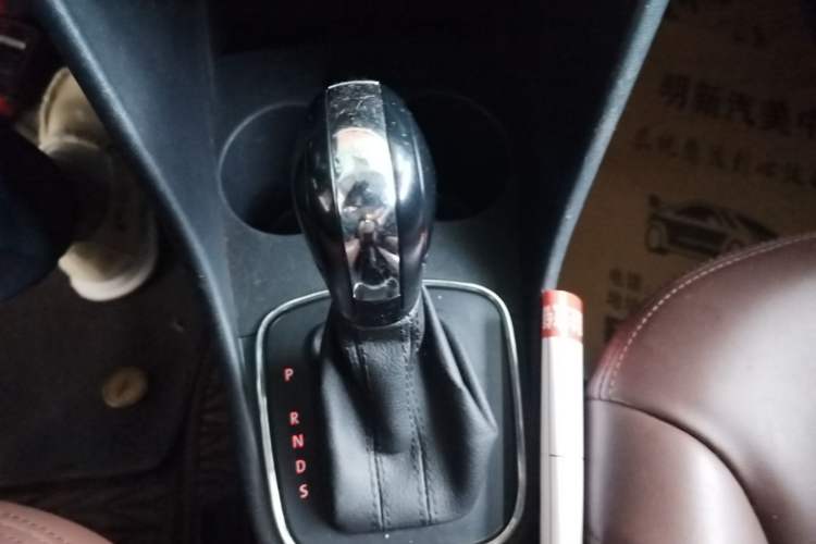 Used Volkswagen Polo 2016 1.4L Automatic Trendy Model Gear Lever