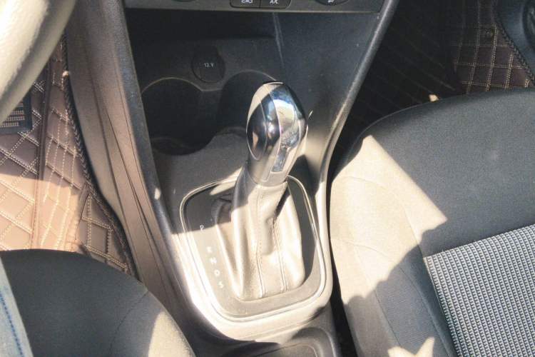 Used Volkswagen Polo 2016 1.4L Automatic Trendy Model Gear Lever