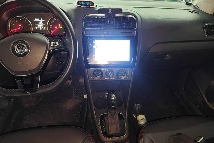 Used Volkswagen Polo 2016 1.6L Automatic Comfort Model Gear Lever