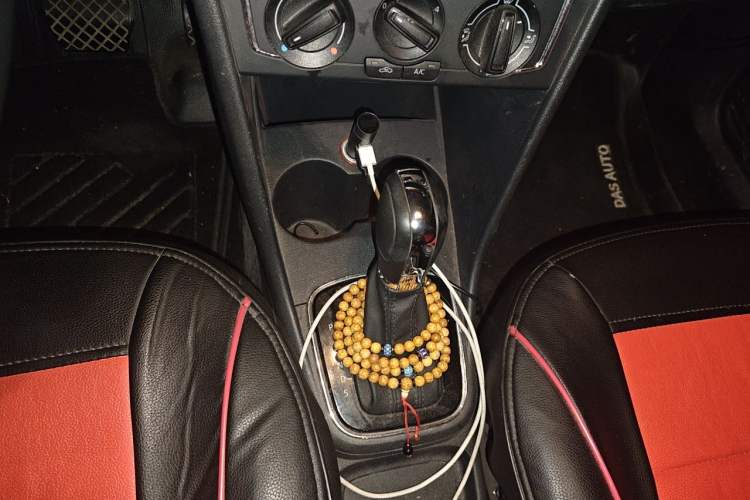 Used Volkswagen Polo 2016 1.6L Automatic Comfort Model Gear Lever