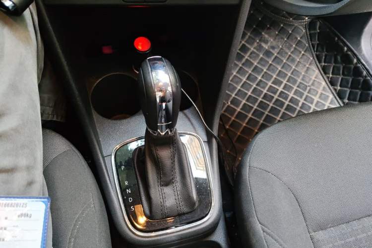 Used Volkswagen Polo 2016 1.6L Automatic Comfort Model Gear Lever