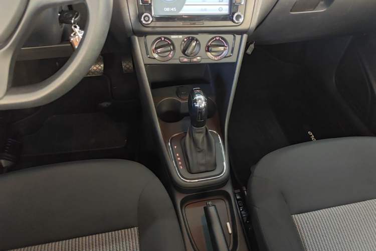 Used Volkswagen Polo 2016 1.4L Automatic Trendy Model Gear Lever